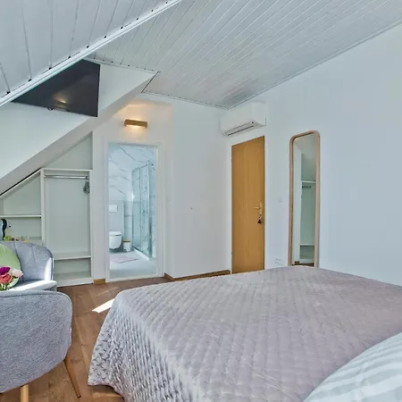 *heart Of The Port Room* * Hvar Town