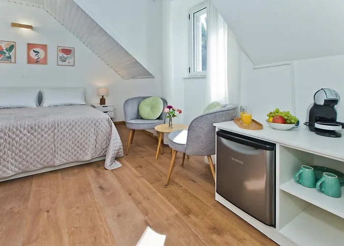 *heart Of The Port Room*