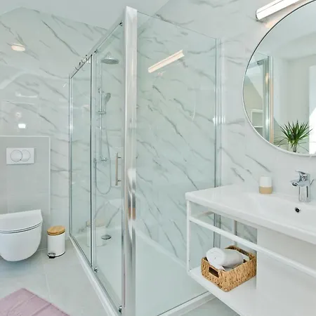 *heart Of The Port Room* 赫瓦尔