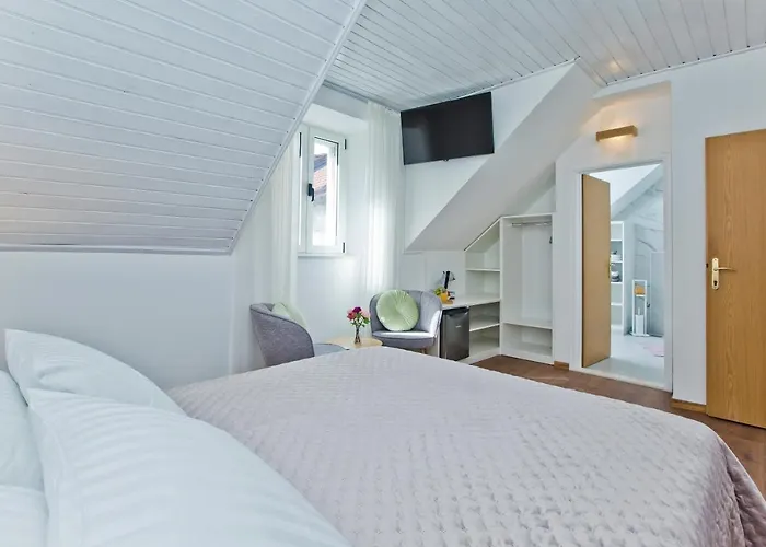 *heart Of The Port Room* *