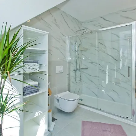 *heart Of The Port Room* *